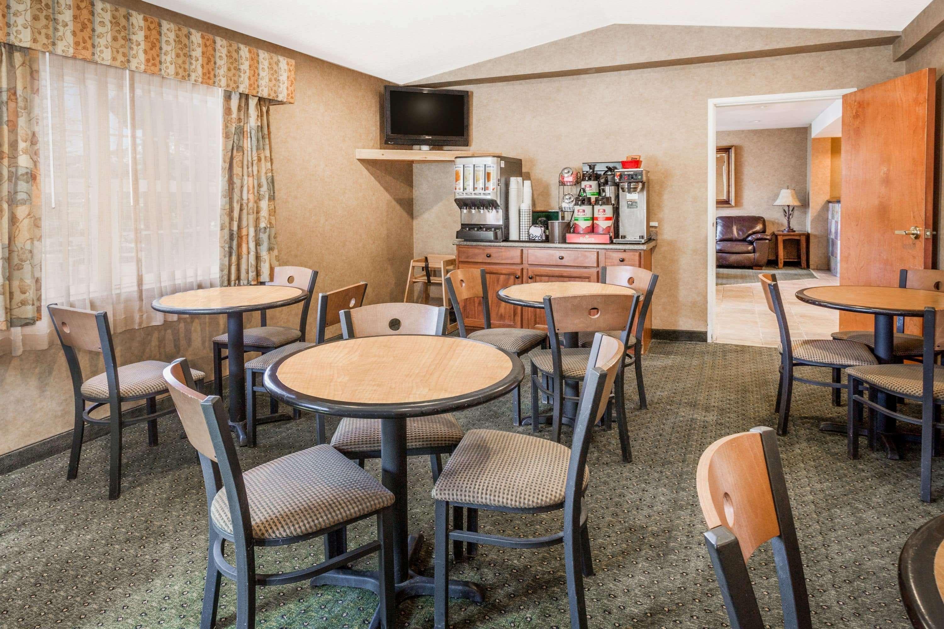 Ramada By Wyndham Frisco Hotel Exterior foto