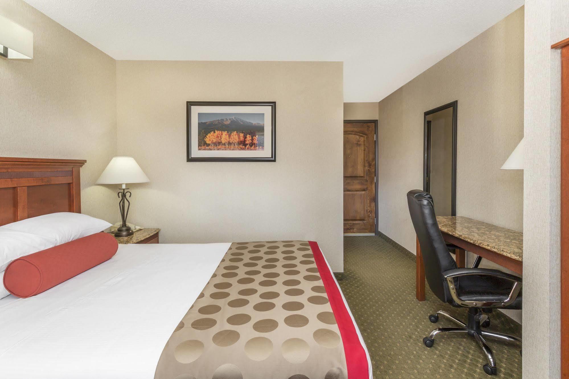 Ramada By Wyndham Frisco Hotel Exterior foto